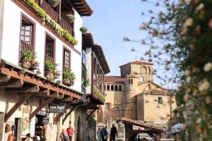 Santillana del Mar Santillana del Mar home page - jacuzzi hotel room